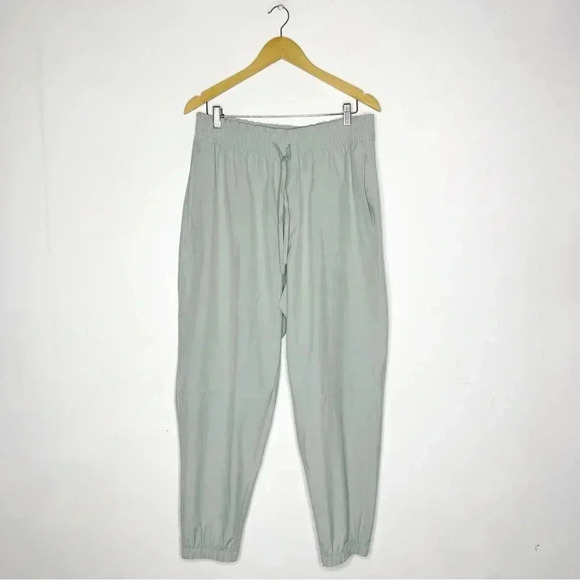 Abercrombie & Fitch Green Drapey Utility Jogger Size Large - Picture 2 of 7